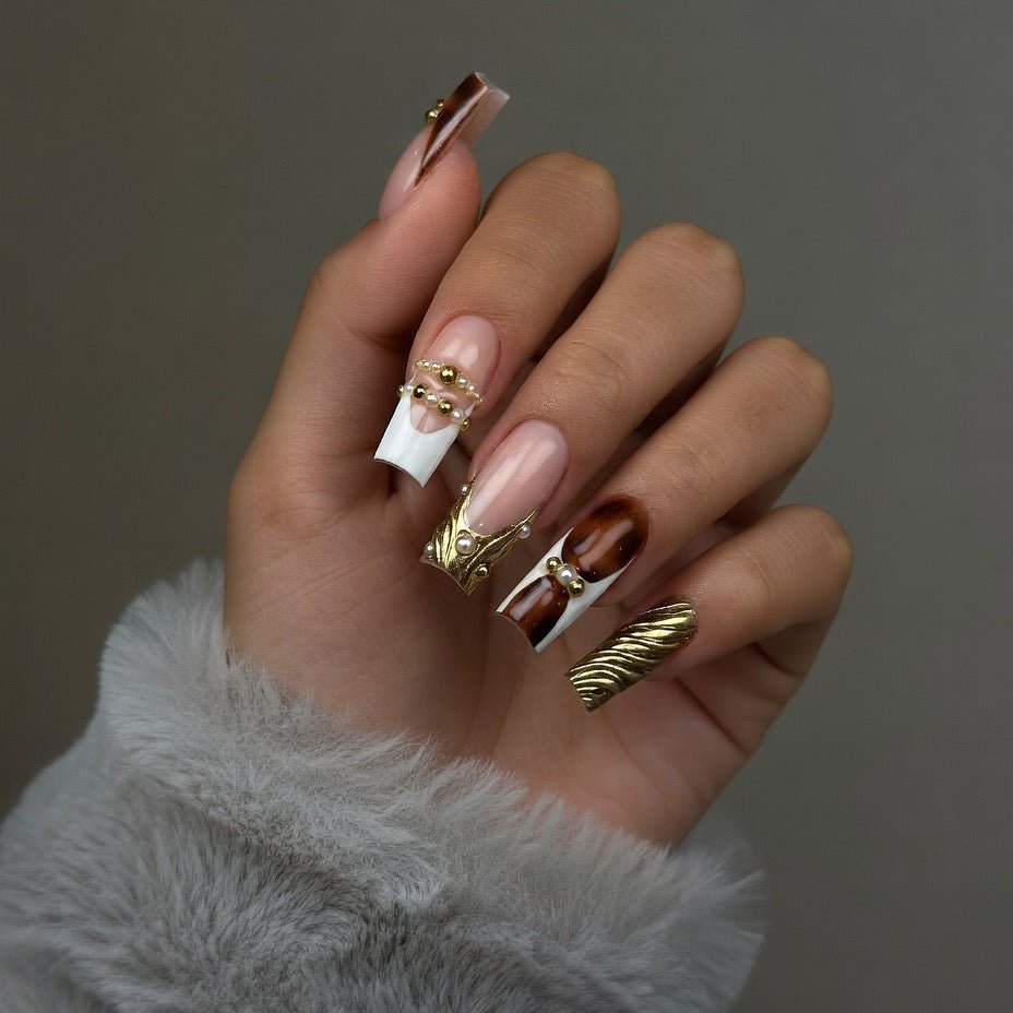 GOLDEN FRENCH - Velvet Nail Studio